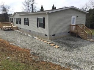 84 Waxhaw Dr, Flat Rock, NC 28731