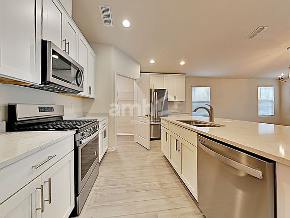 3rd image of 339 Chasewood Dr