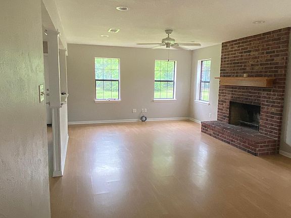 Living room & Dining (located off the kitchen)