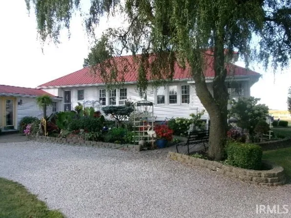 5884 S 700th Rd W, Williamsport, IN 47993