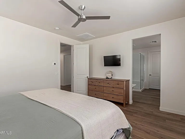 3746 E Earll Dr — Photo 13