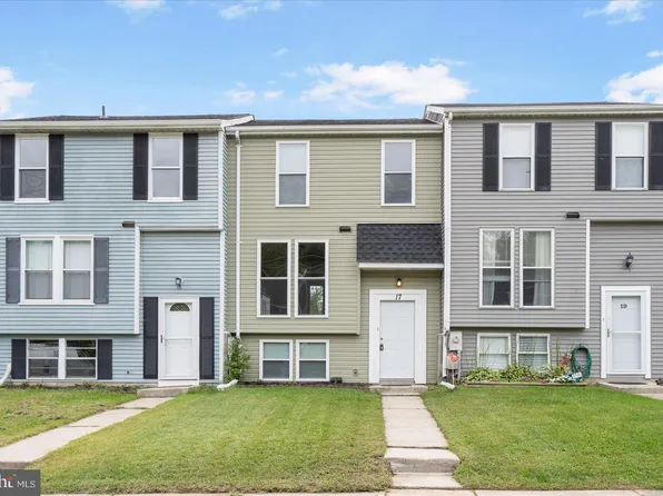 17 Clearwater Ct, Middle River, MD 21220