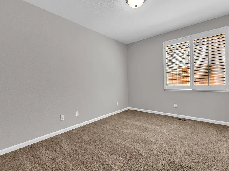 4798 Village Green Pkwy — Photo 27