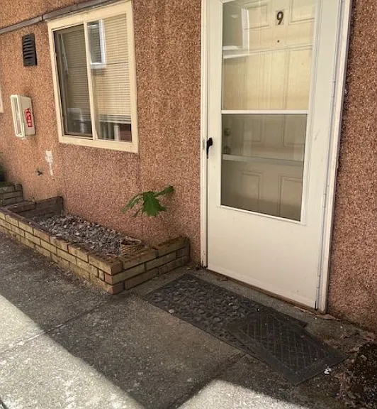 Brandon Court — Photo 9