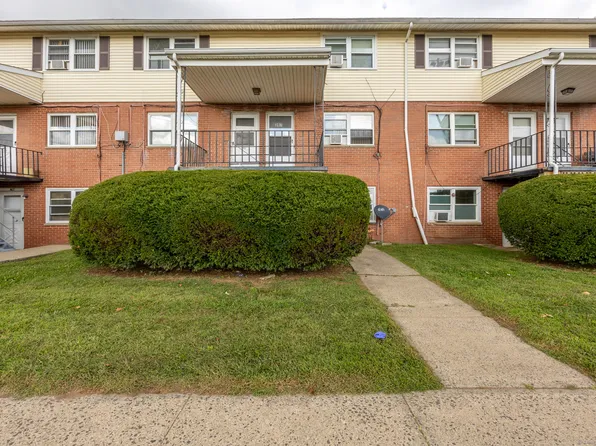 397 Mill Rock Road #397, Hamden, CT 06517