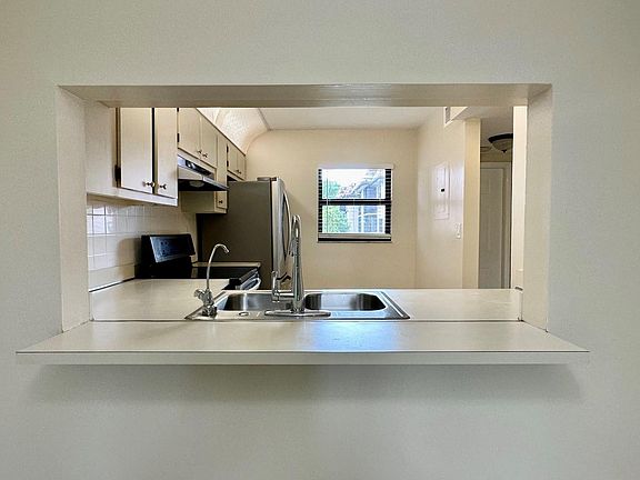 4th image of 10525 NW 11th Street #103