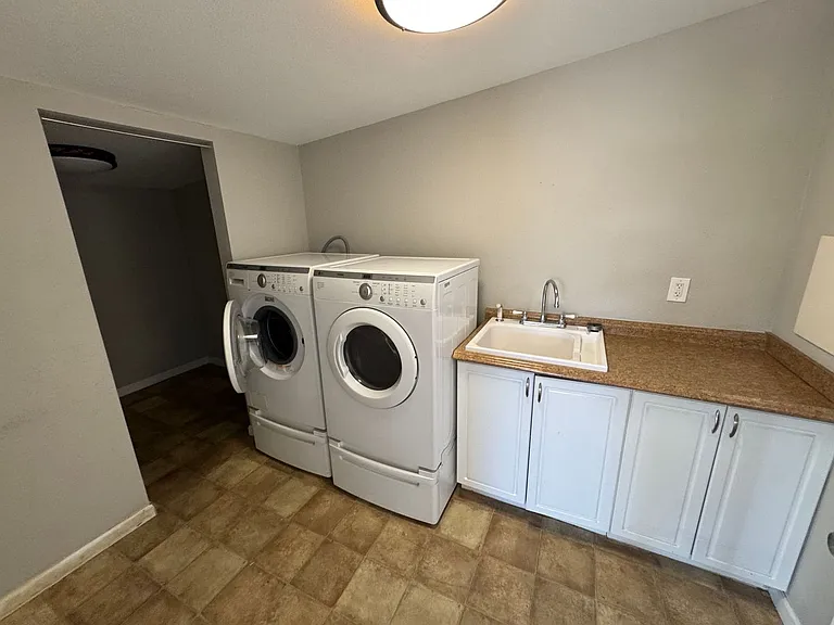 10819 W Connecticut Ave — Photo 24