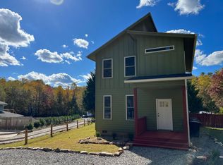 72 Pearl St, Black Mountain, NC 28711