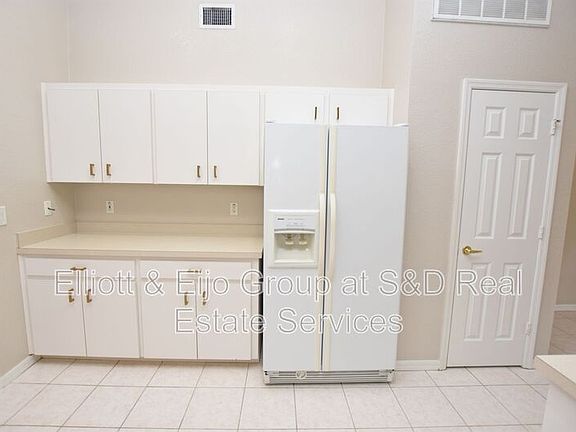 4th image of 6233 Napa Dr