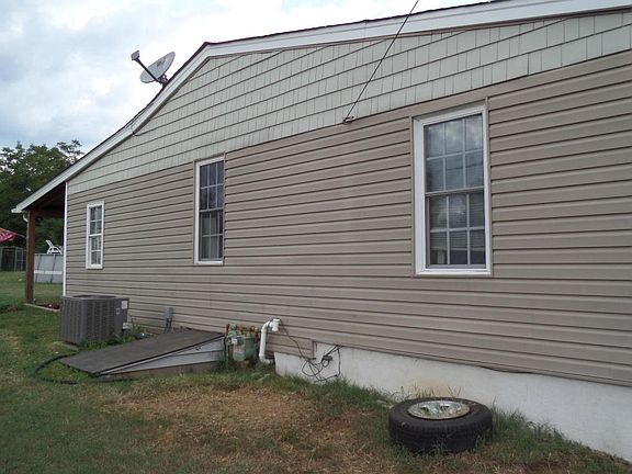 3rd image of 2224 Lyndhurst St NW