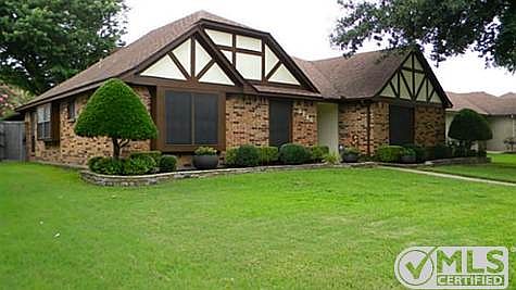 2nd image of 3806 Knights Bridge Dr
