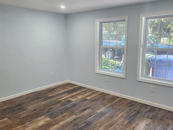5th image of 2119 Oaklyn Dr Unit B