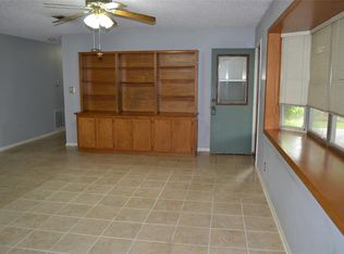 1031 N Madison St, La Grange, TX 78945