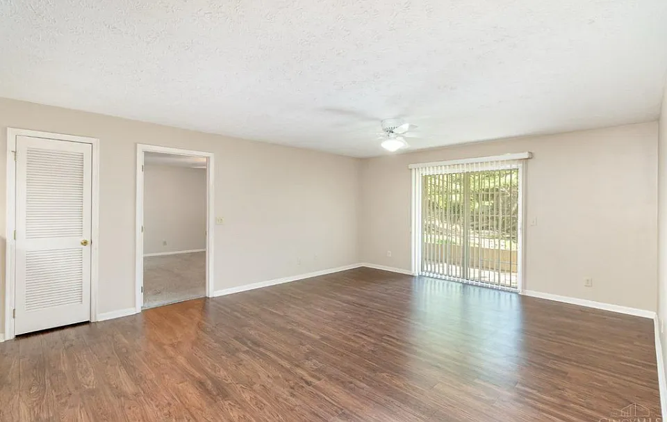 2 bed, 1155 sqft, $1,575 — Photo 3