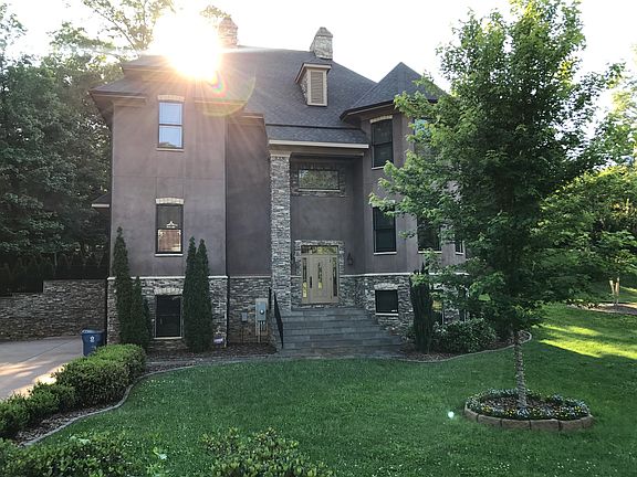 2nd image of 303 Valanti Ln