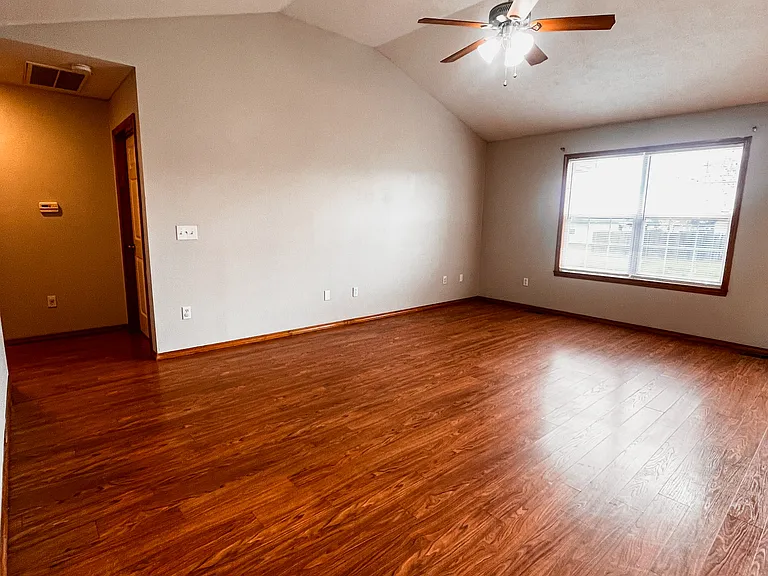 765 Stanford Ct — Photo 5