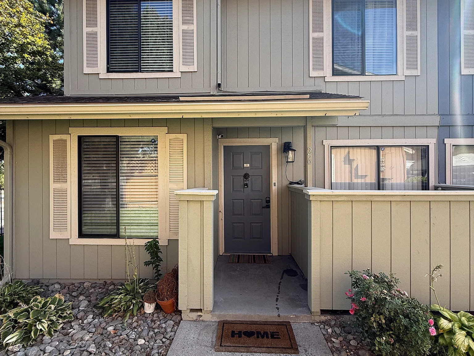 2 bed, 2.5 bath, 1198 sqft, $2,400 — Photo 1