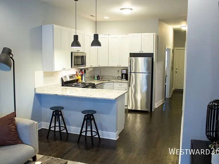 2344 N Oakley Ave #1 — Photo 2