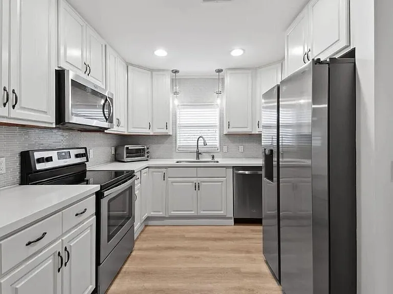 941 Ocean Dr — Photo 13