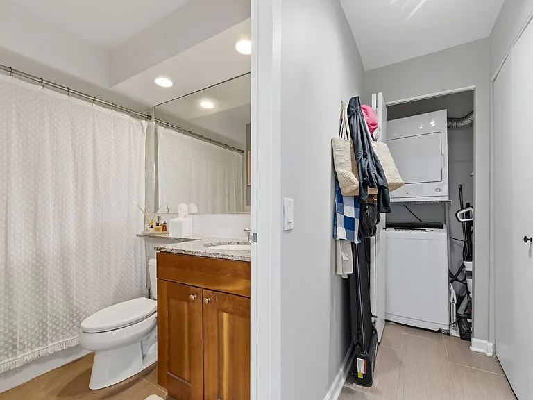 3033 N Sheridan Rd #1609 — Photo 9