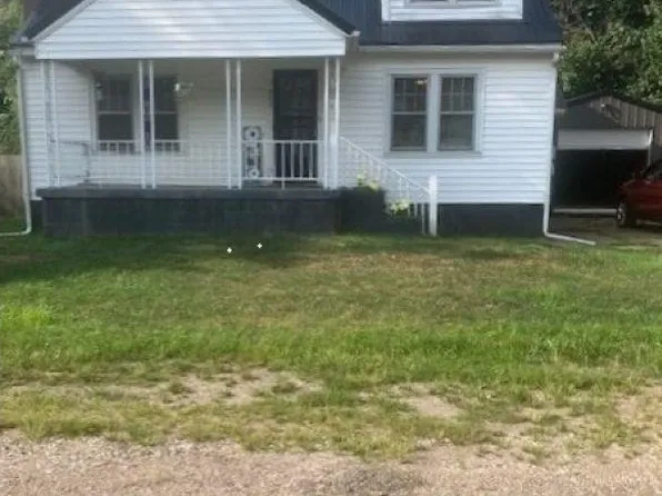 905 4th St, New Haven, WV 25265