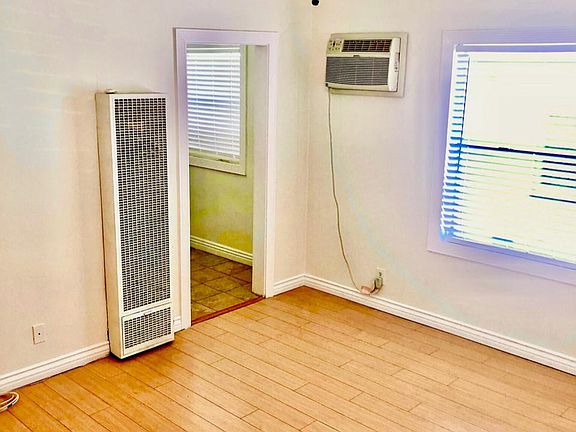 4th image of 1414 N Hobart Blvd APT 12
