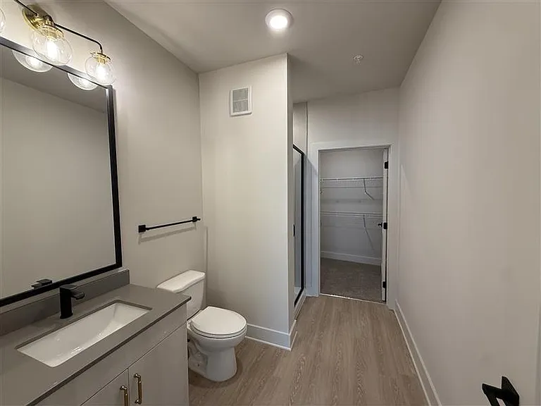 District on the Etowah Apartments — Photo 1097
