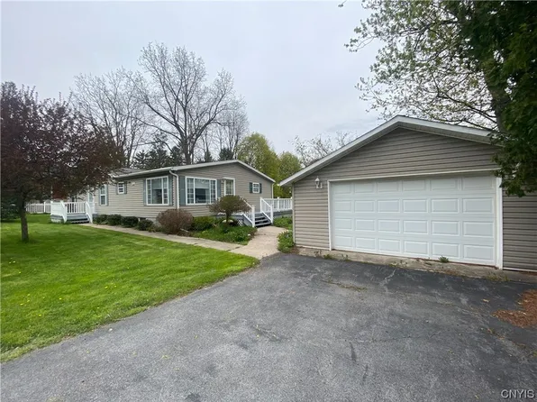 105 Rochester St, Port Byron, NY 13140