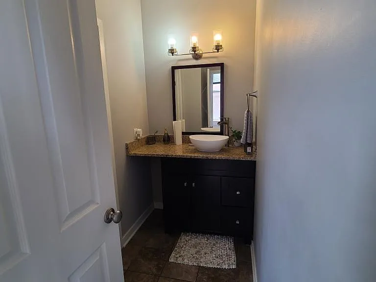 112 W Washington Blvd — Photo 6