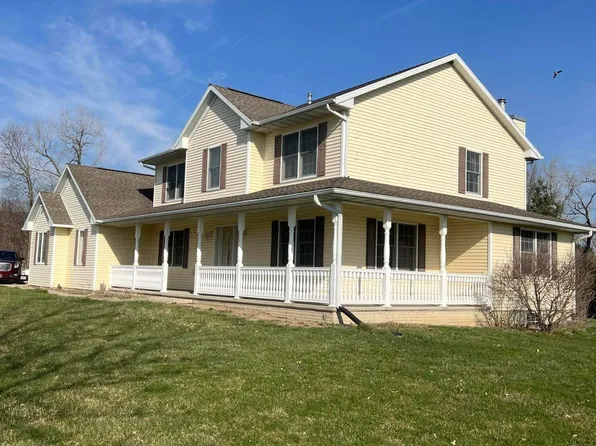 303 S Oak St, Winfield, IA 52659