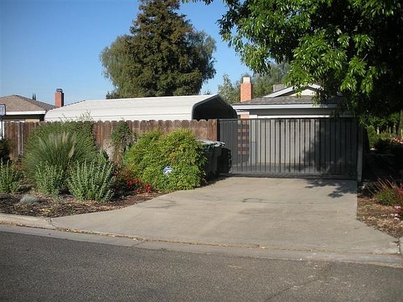 3rd image of 1400 Riverview Dr