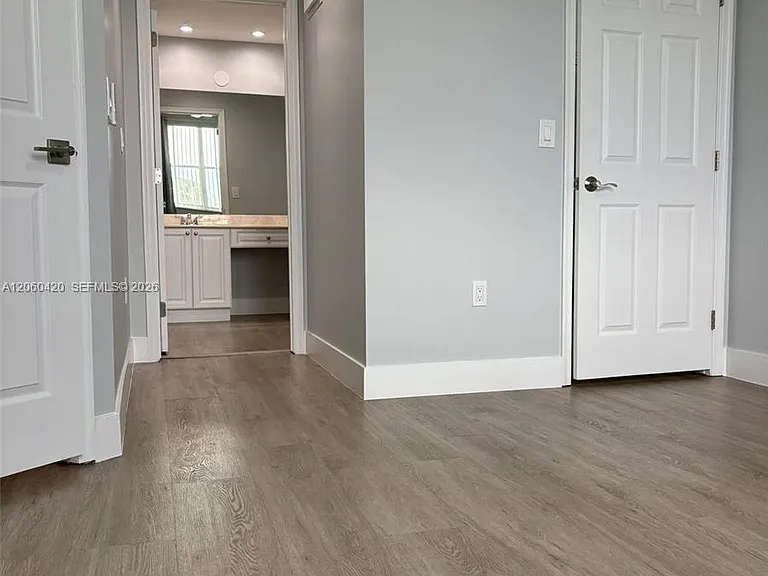 2100 Greenview Shores Blvd #513 — Photo 18