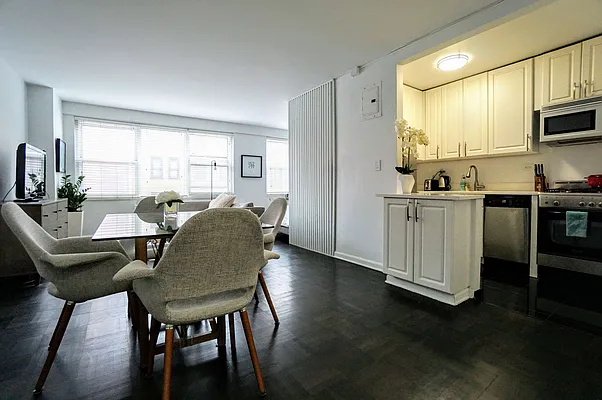 Rented by Compass | media 19