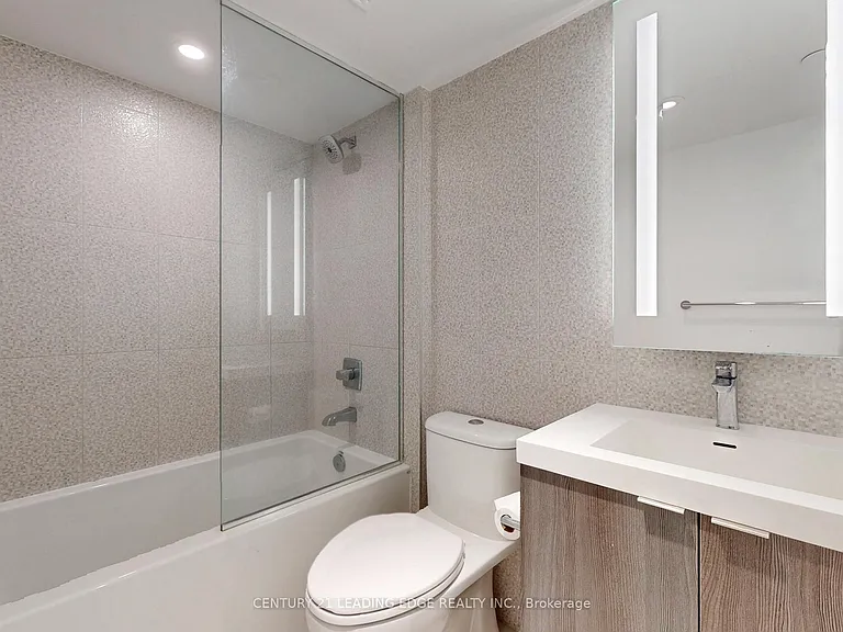 585 Bloor St E #821 — Photo 20