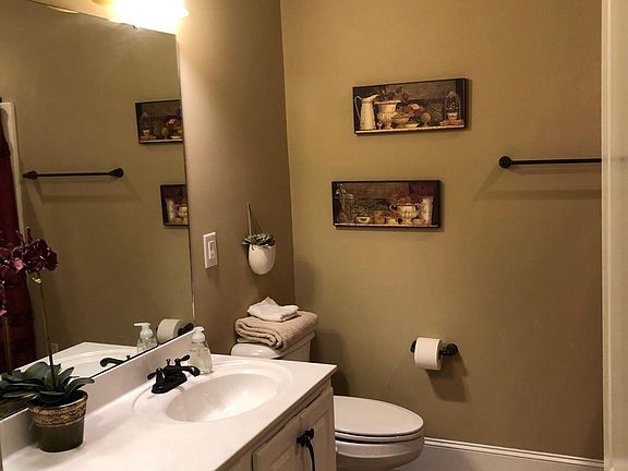 3rd image of 3353 Ellsworth Dr #3353A