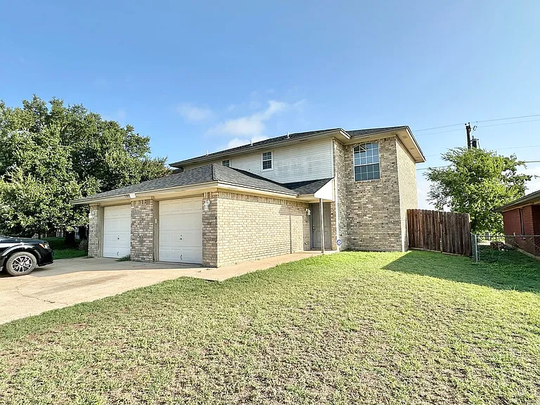 3709 Woodrow Dr — Photo 1