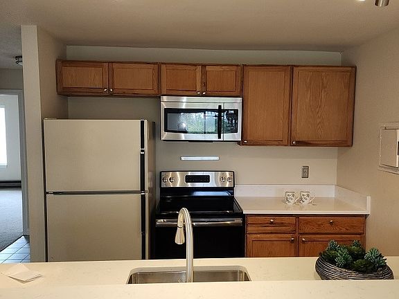 3rd image of 17431 Ambaum Boulevard S #C 18