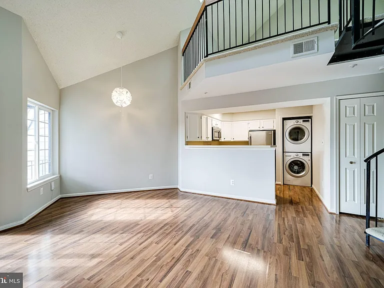 7012 Irwell Ln #14E — Photo 1
