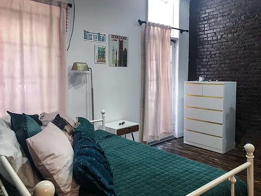 Rented by Kahen Properties | media 2