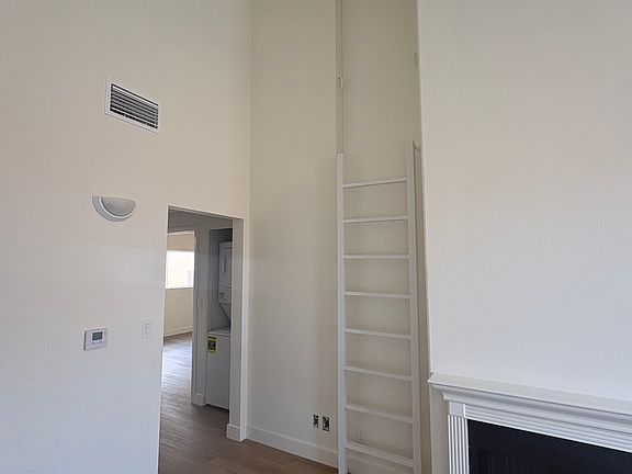 4th image of 753 Wilcox Ave #7