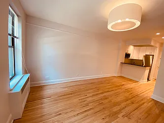 Rented by Metropolis Real Estate of Manhattan