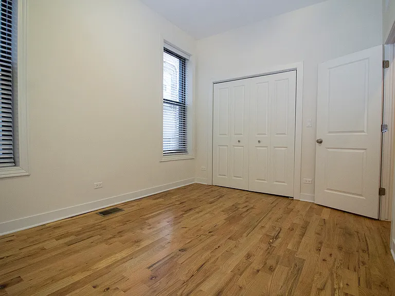 751-53 W Buckingham Pl — Photo 5