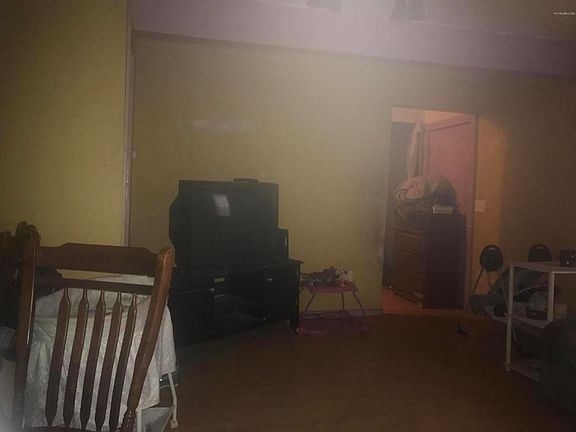 5th image of 164 E Eubanks St