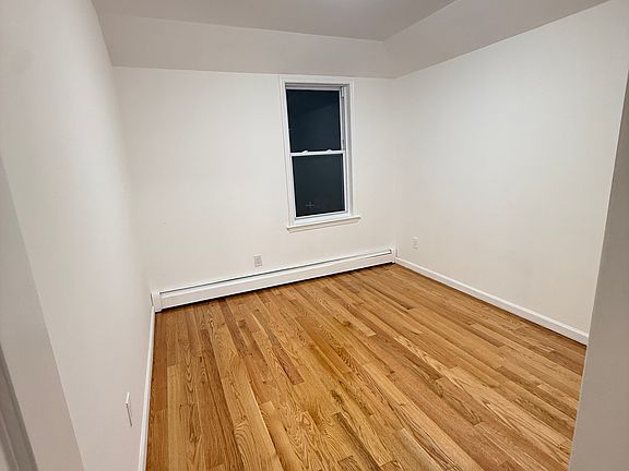 4th image of 914 College Point Blvd Floor 2