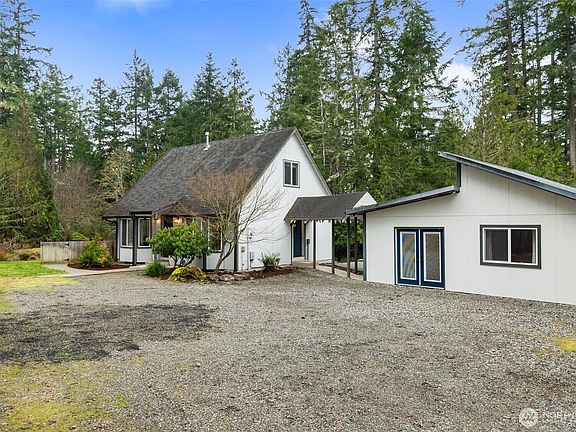 3rd image of 2832 Fishtrap Loop NE