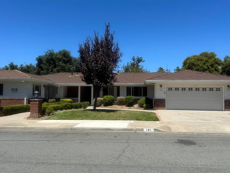 101 Shady Ln — Photo 1
