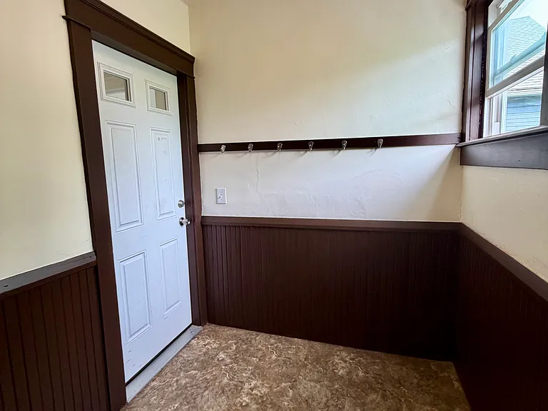 1032 Hope St — Photo 2