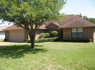 2103 Sleepy Hollow Ln, Bryan, TX 77807