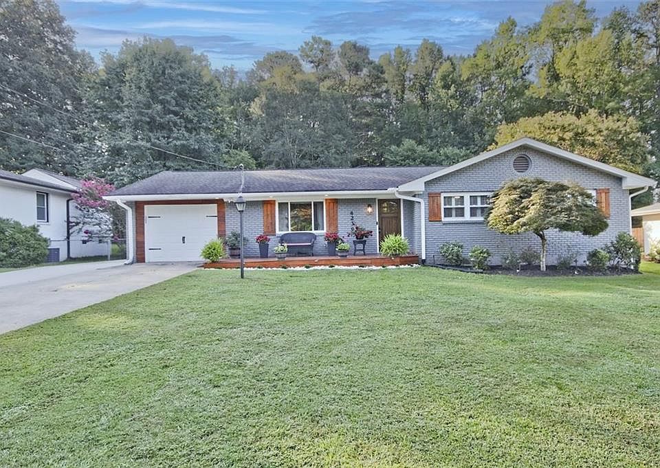 1st image of 4239 Smithfield Dr