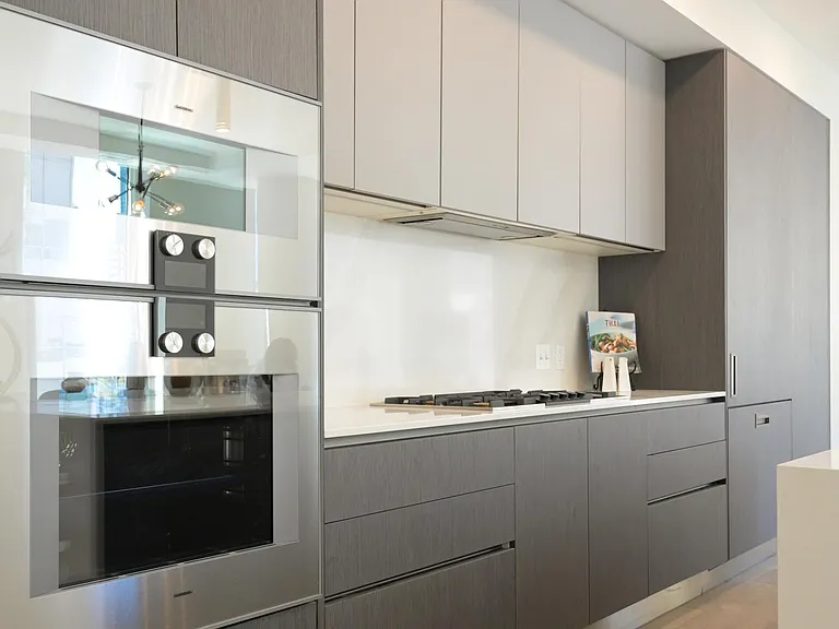 THE RHONE featuring the Saone Penthouse Collection — Photo 6